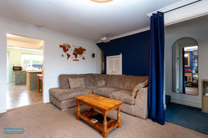 Sitting Room- click for photo gallery